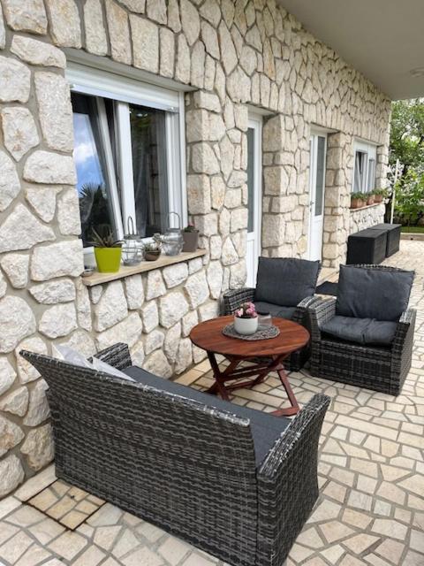 Apartman Laura Dramalj Rom bilde