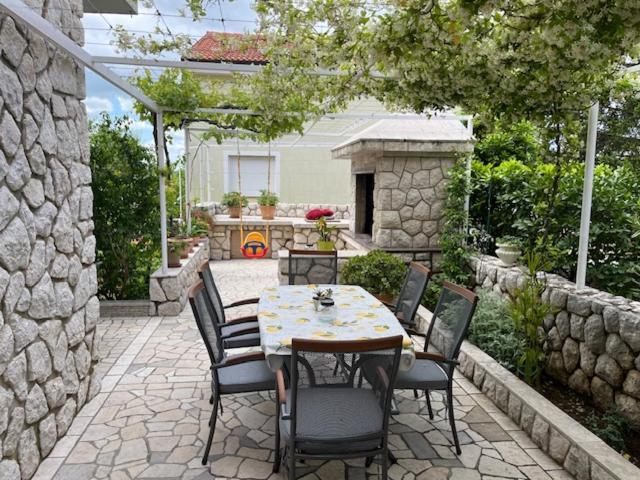 Apartman Laura Dramalj Rom bilde
