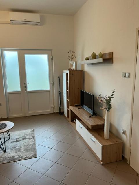 Apartman Laura Dramalj Rom bilde