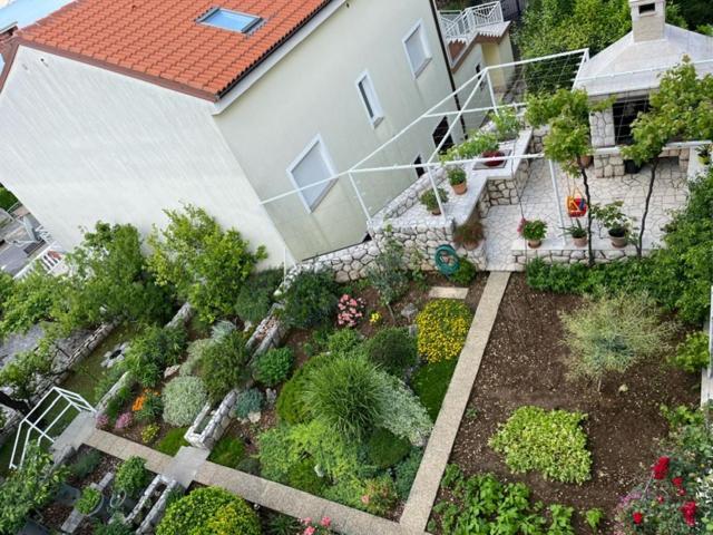 Apartman Laura Dramalj Rom bilde