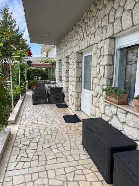 Apartman Laura Dramalj Rom bilde