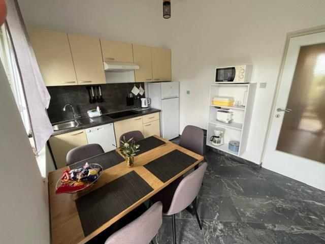 Apartman Laura Dramalj Rom bilde