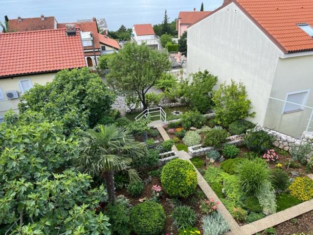 Apartman Laura Dramalj Rom bilde